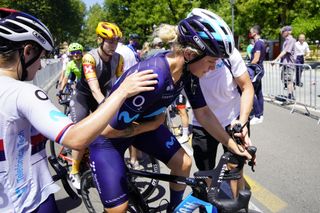 Crash under flamme rouge mars Giro d’Italia Donne sprint finish