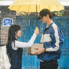 Kim Hye-yoon as Im Sol and Byeon Woo-seok as Ryu Sun-jae, in 'Lovely Runner'