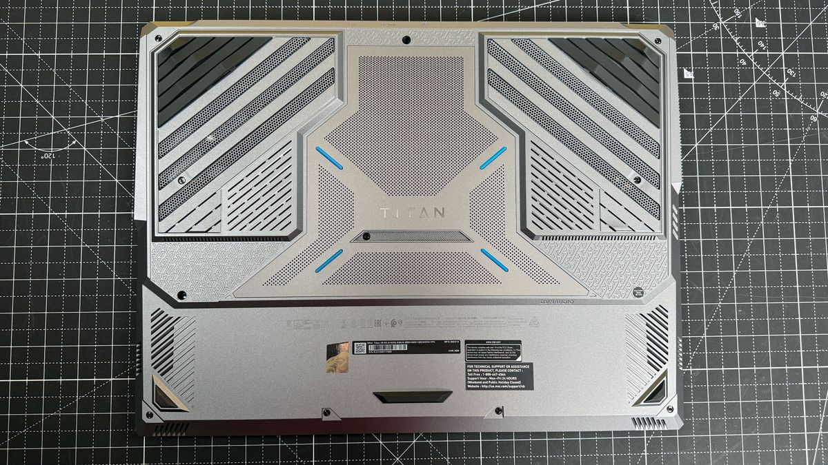 MSI Titan 18 HX