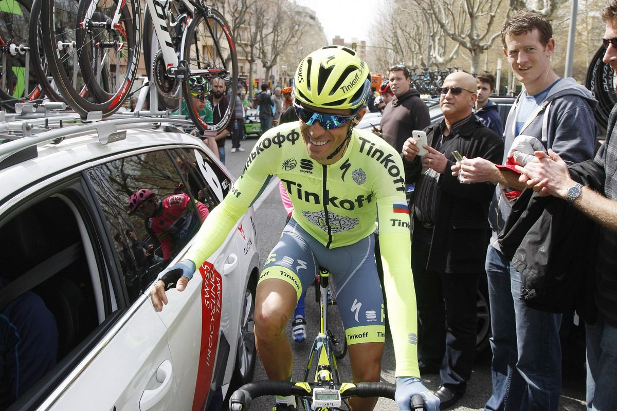 Alberto Contador (Tinkoff) rides to the start