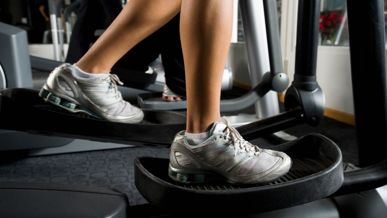 How to use an elliptical machine top tips for safe workouts Fit&Well