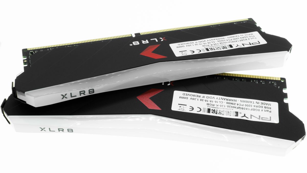 PNY XLR8 Gaming Epic-X RGB DDR4-3200 C16