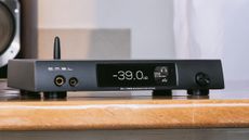 SMSL DL400 headphone DAC – expanded using generative AI