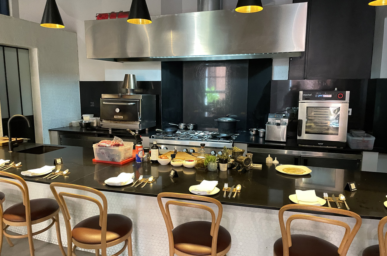 restaurant counter and kitchen