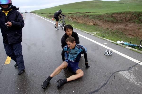 Eric Van de Meent (Marco Polo) fell heavily.