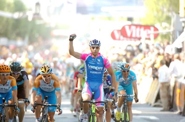 Alessandro Petacchi (Lampre-Farnese Vini) can't hide his delight