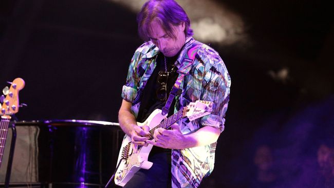 Steve Vai names 5 contemporary guitarists who are taking the instrument ...