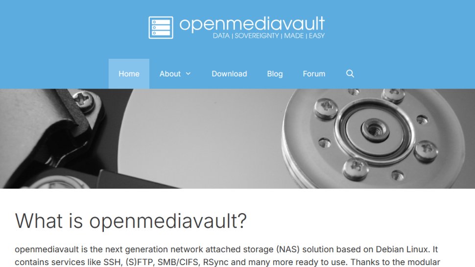 Open Media Vault website screenshot (January 2026).