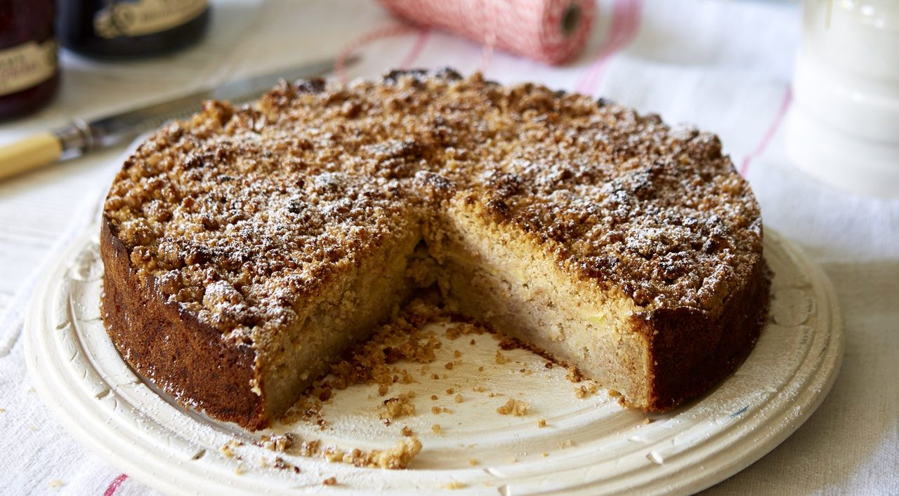 apple streusel cake