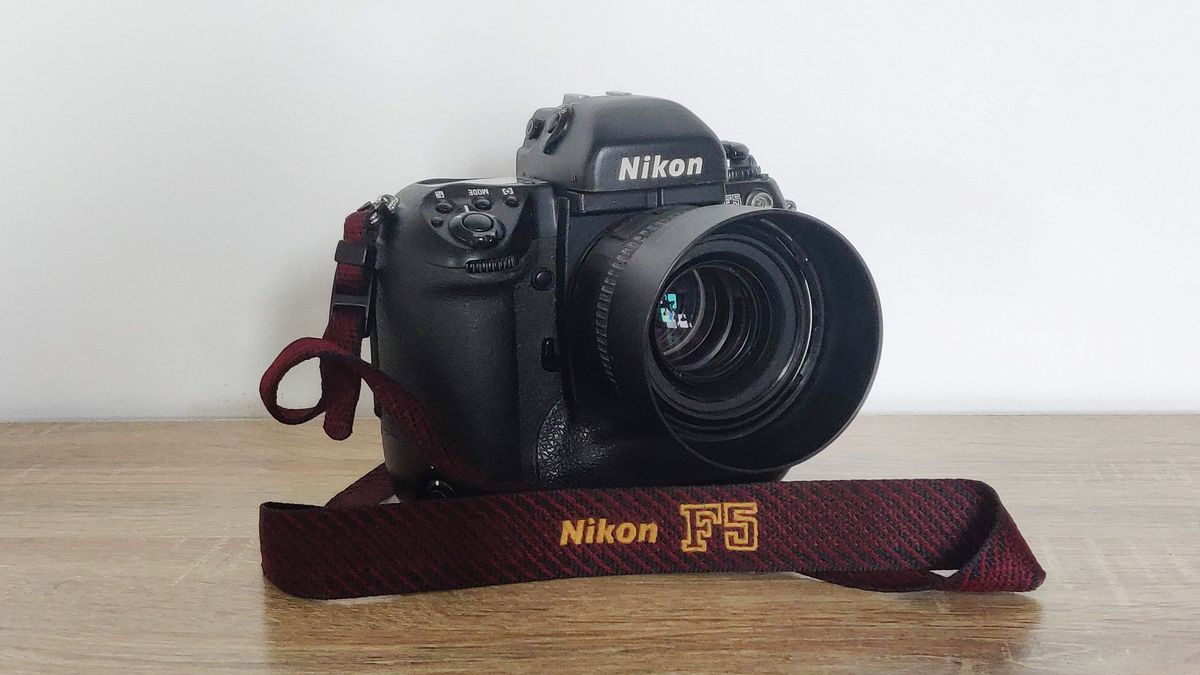 Why I feel the Nikon F5 is the ONLY 35mm movie digicam you’ll want to purchase