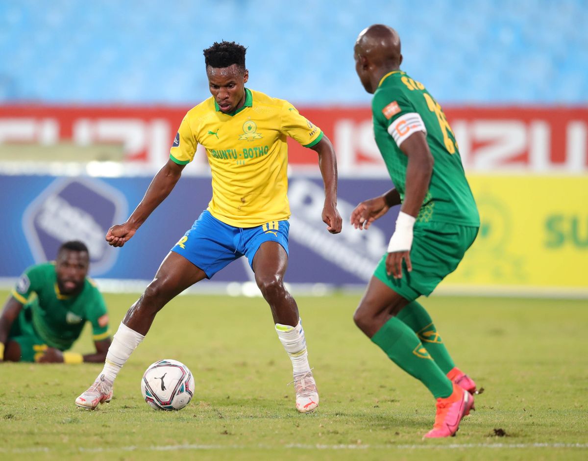 Themba Zwane of Mamelodi Sundowns challenged by Nkosinathi Sibisi of Golden Arrows