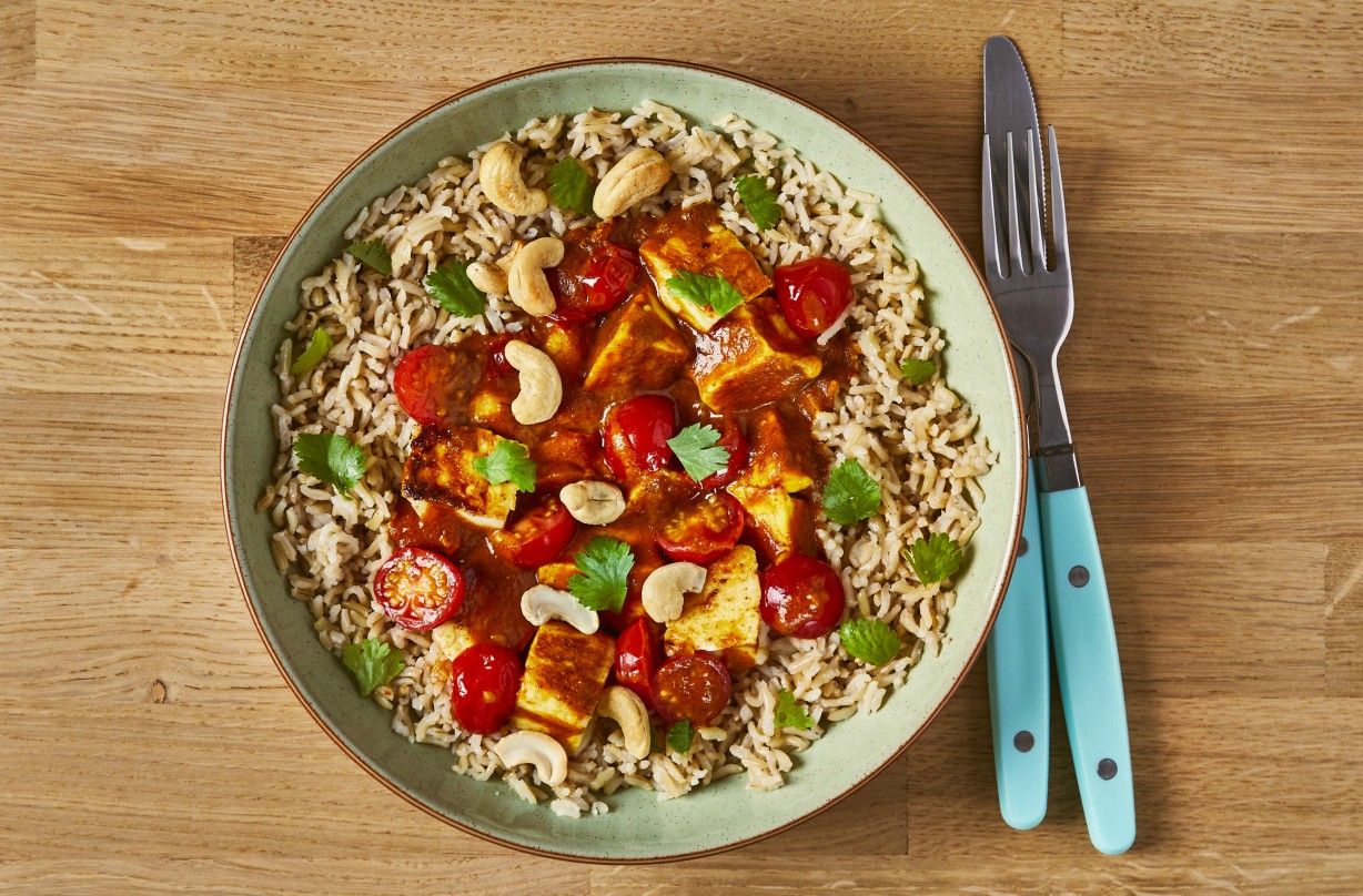 Joe Wicks&#039; halloumi and cashew curry