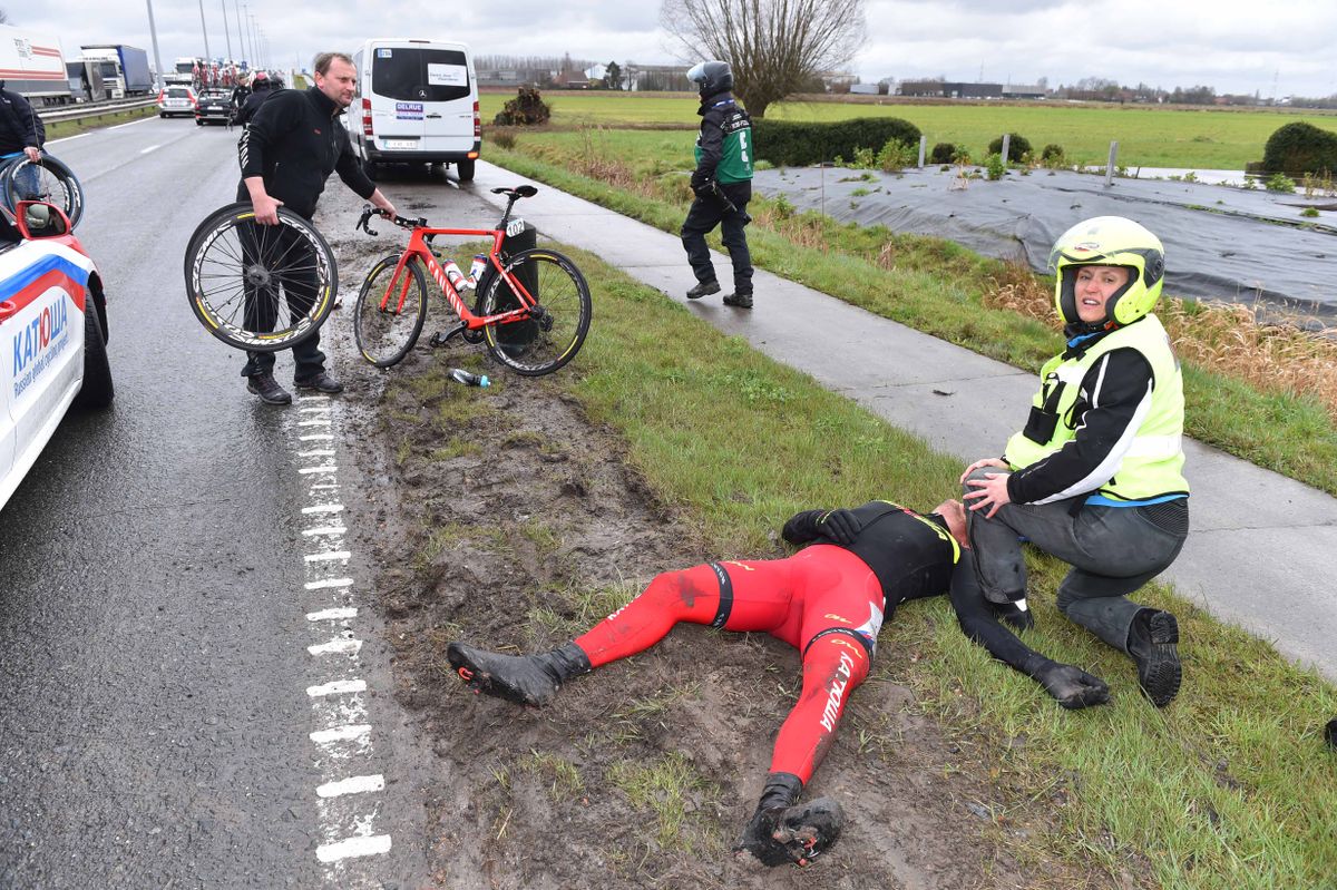 One of several crash victims in Dwars door Vlaanderen
