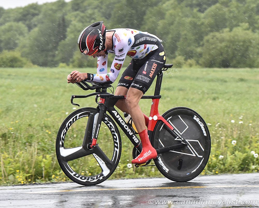 Jordan Cheyne (Jelly Belly p/b Maxxis) moved into 2nd in the overall