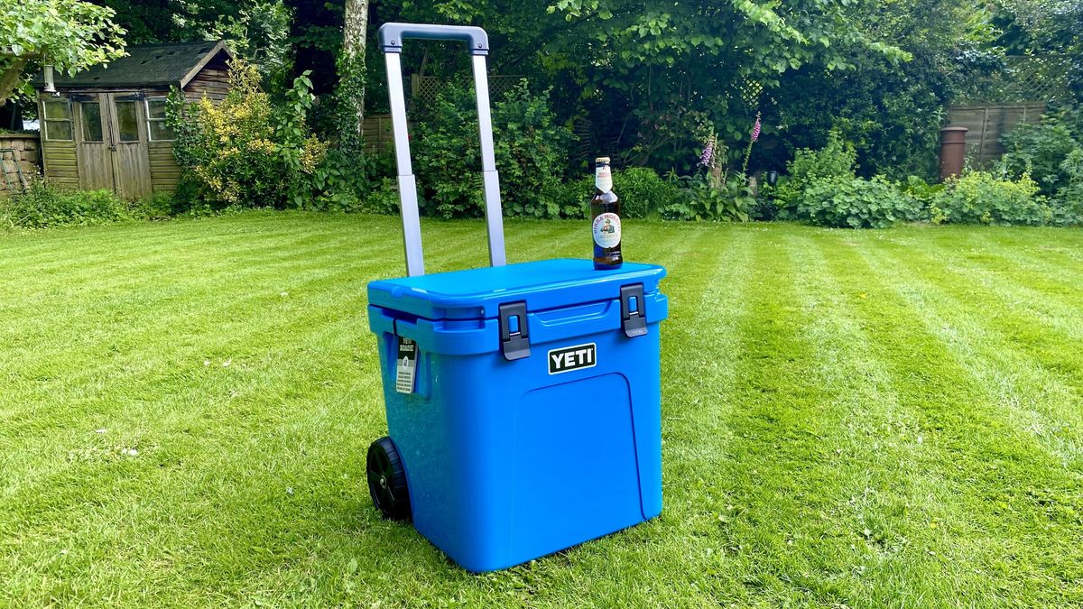YETI Roadie 48 Wheeled Cool Box review T3