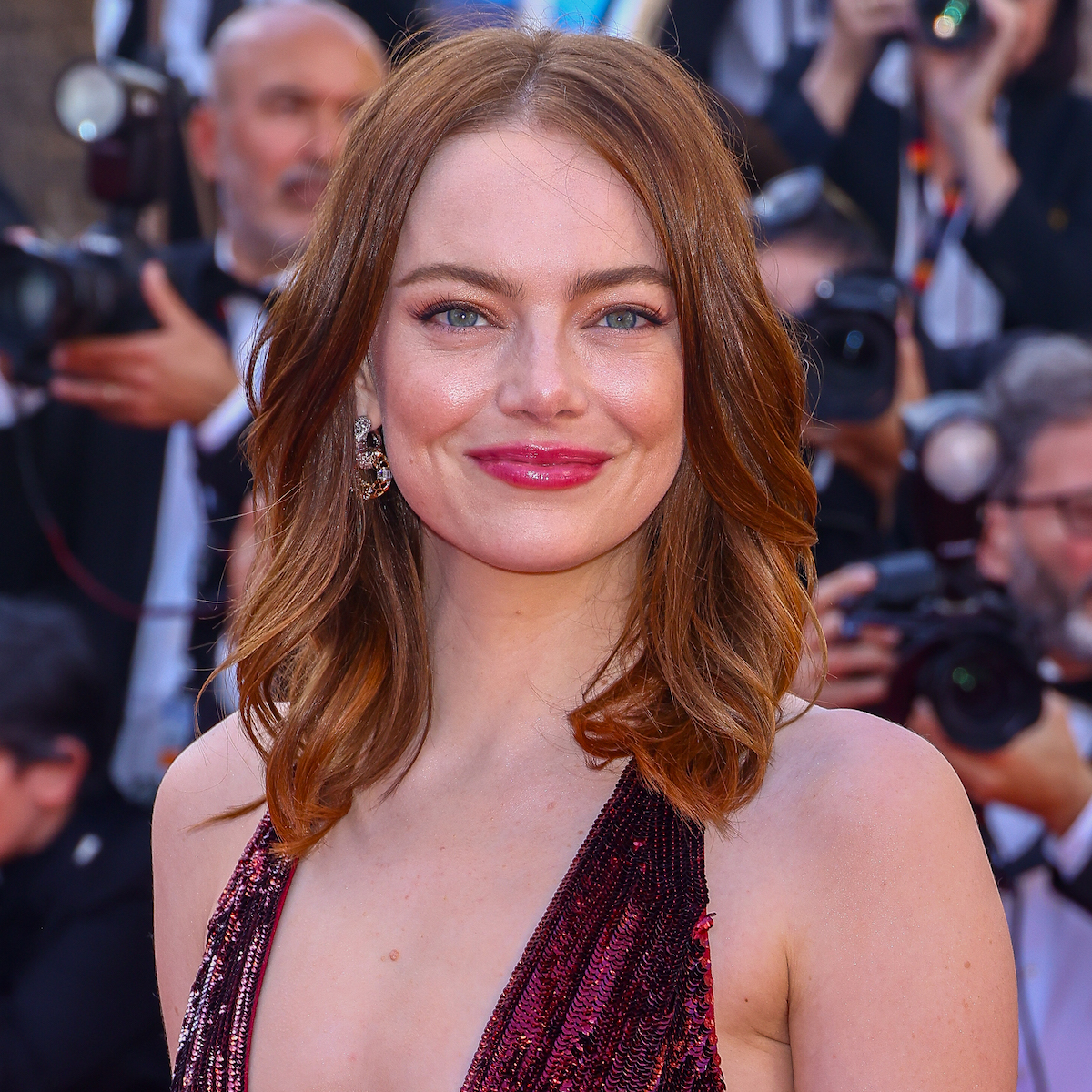 Emma Stone Is Almost Unrecognizable With Her New Twiggy-Esque Pixie Cut