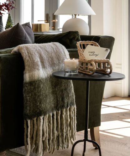 Does a living room need a coffee table? Experts weigh in | Homes and ...