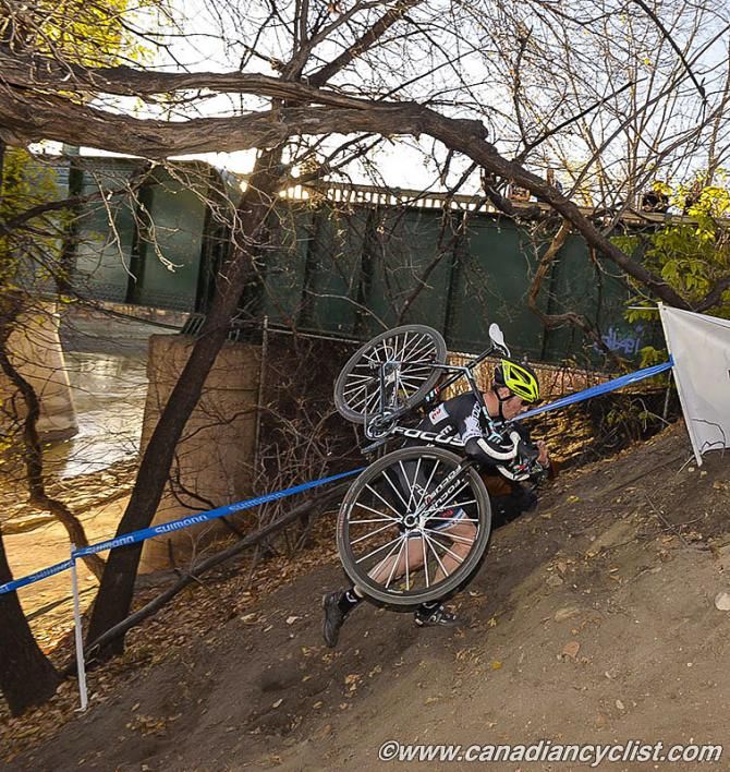 Aaron Schooler (Focus CX Team) on the steep run-up