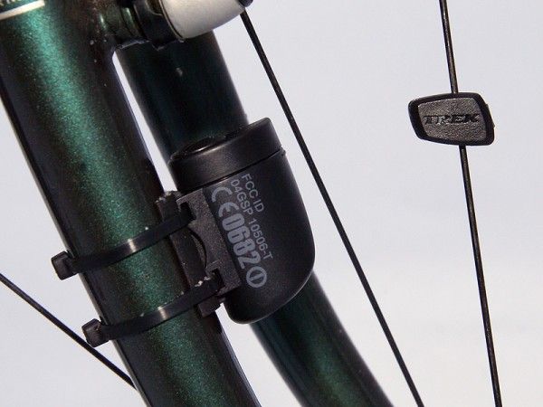 The Time Computer includes a wireless transmitter and clip-on spoke magnet.