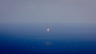 SpaceX Falcon 9 First Stage Approaches Drone Ship