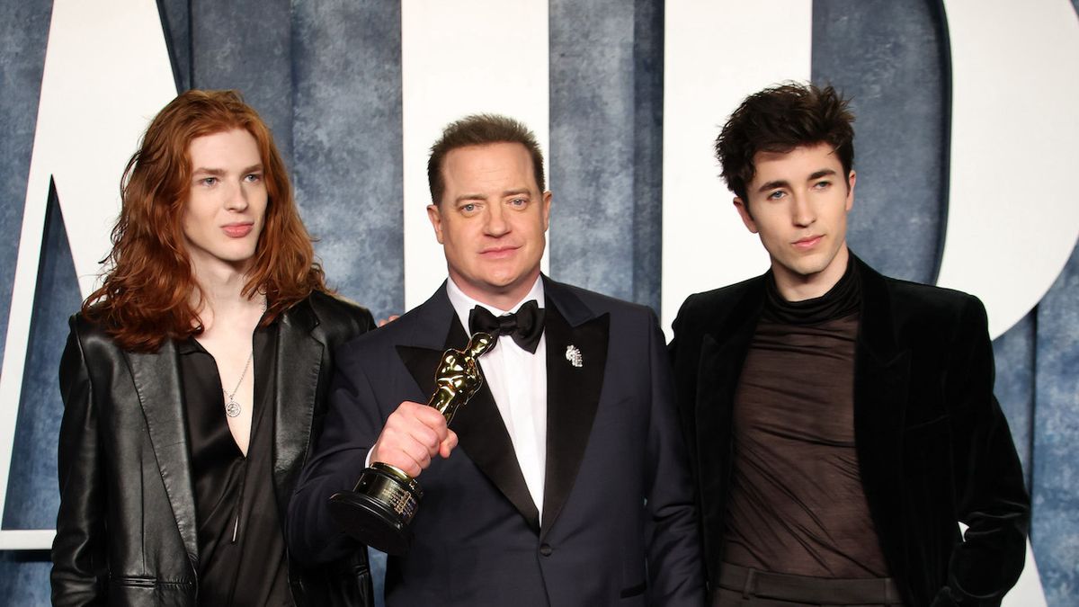 Brendan Fraser Brought His Kids To The Oscars, Then They Roasted Him ...