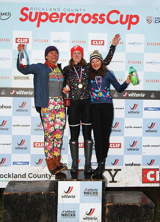 Podium L-R Rebecca Fahringer (Kona Maxxis Shimano) Ruby West (Specialized-tenspeed Hero) Magdaleine Vallieres