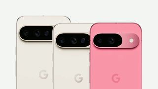 Google Pixel 9, 9 Pro en 9 Pro XL naast elkaar tegen een witte achtergrond