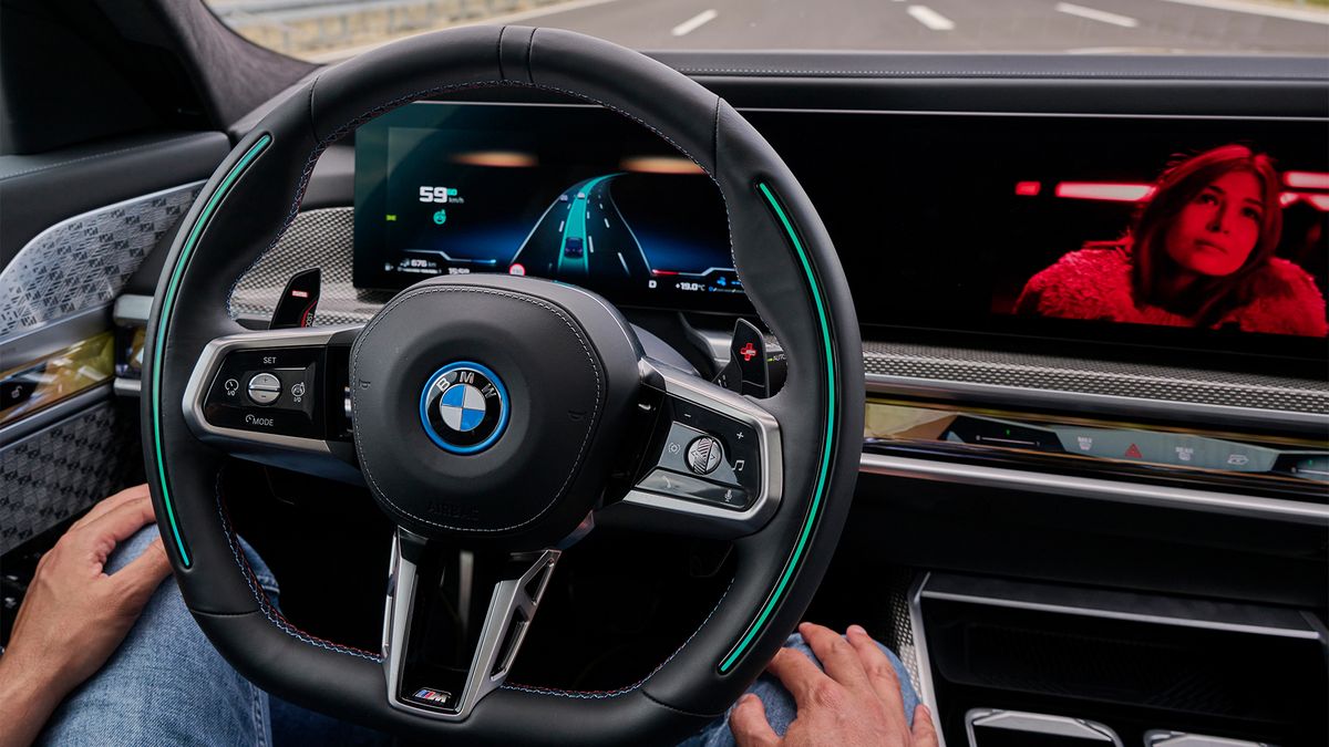 Bmw Matches Mercedes Benz With Huge Autonomous Driving Upgrade For 7 Series Techradar 
