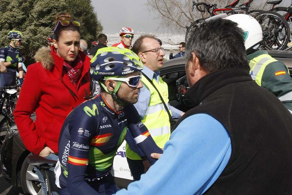 Alejandro Valverde speaks to the organisers