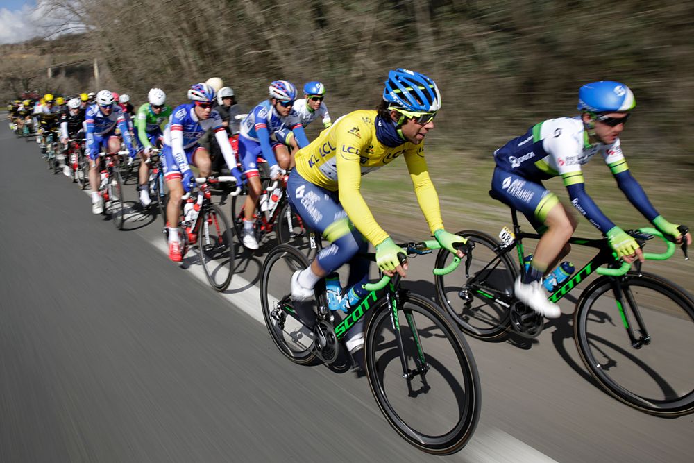 Michael Matthews (Orica-GreenEdge) in the leader's jersey