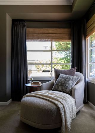 drapes vs blinds, snug with blinds and drapes, mocha walls, rattan blinds, dark gray drapes, chaise longue, side table