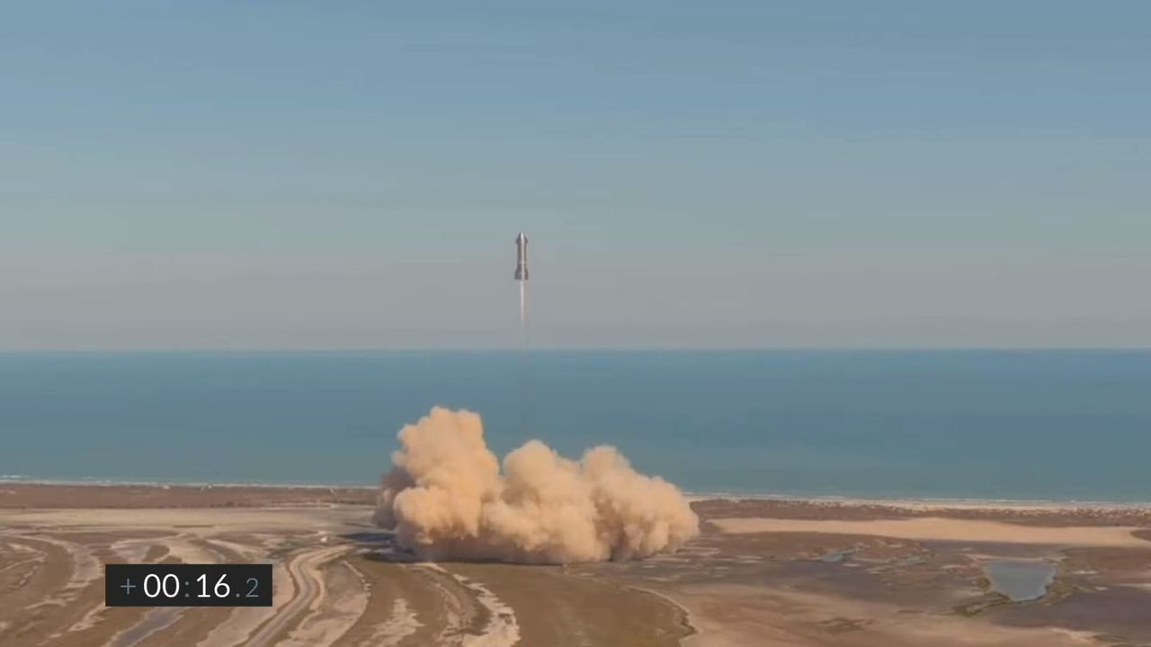 A screenshot from SpaceX's webcast of the Starship SN9 test flight on Feb. 2, 2021.