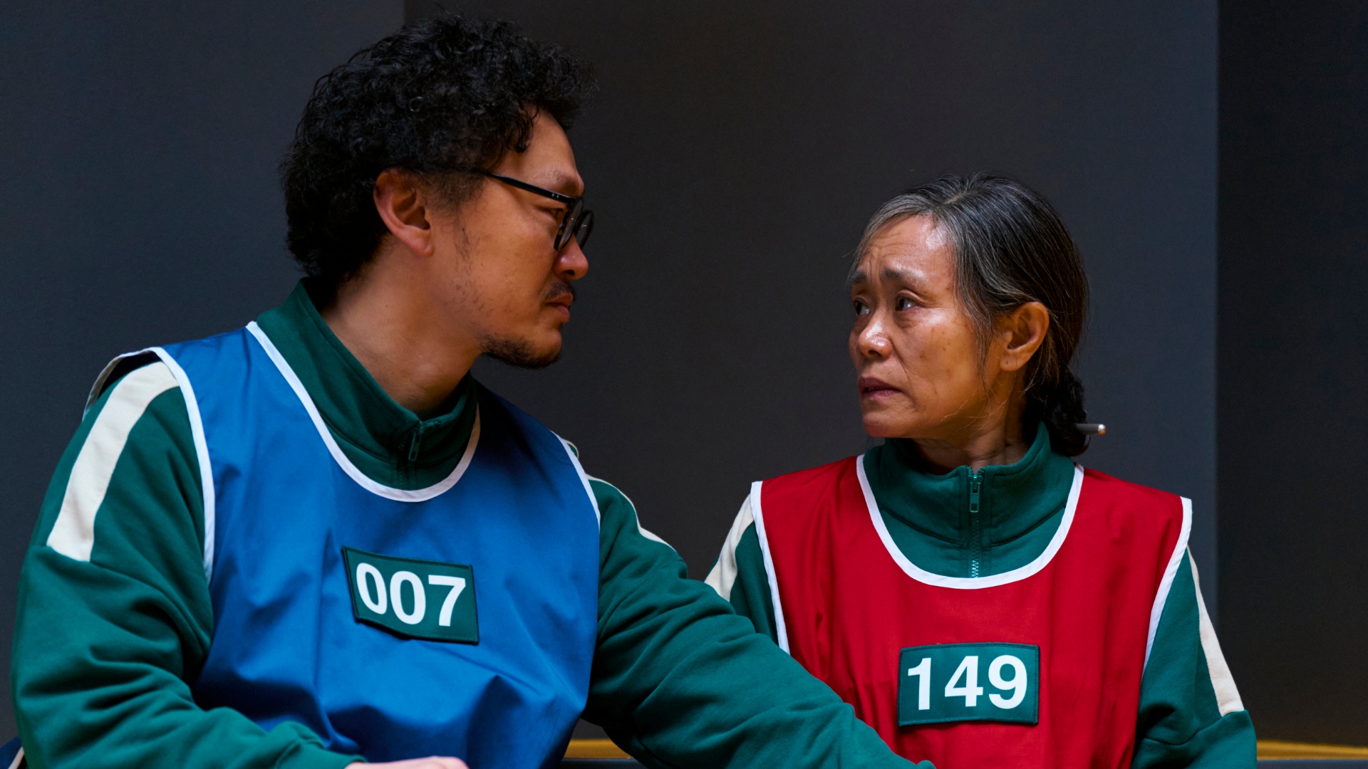 Mother and son players look at each other in Squid Game season 3