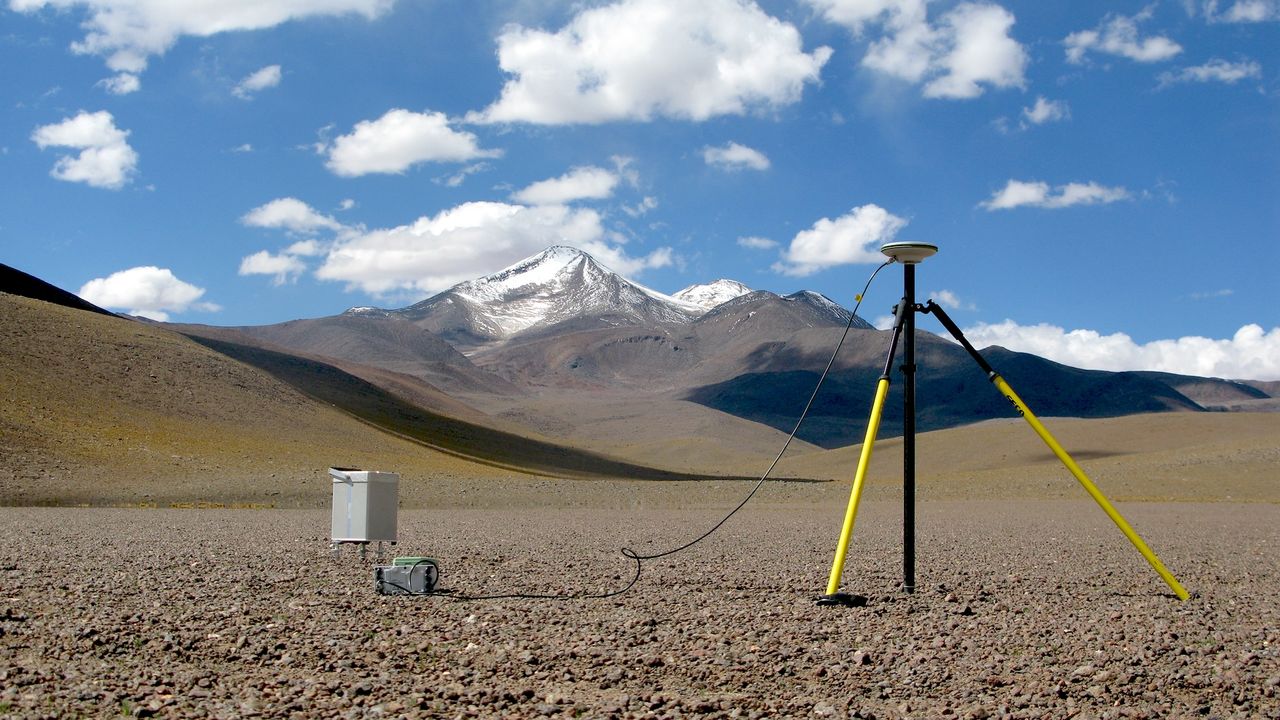 A picture of scientific equipment with Cerro Uturuncu in the background