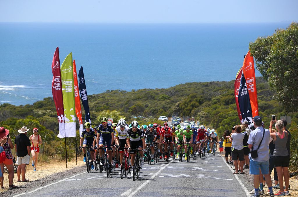 The peloton hading back inland after riding along with Great Ocean Road