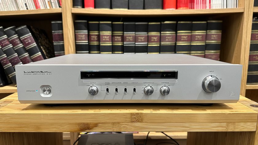 Luxman E-07 phono stage
