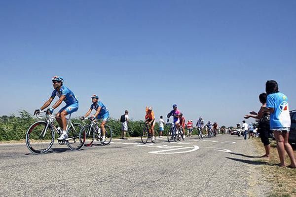 Feed zone is danger time as the musettes can get stuck in an opponent's wheel by accident.