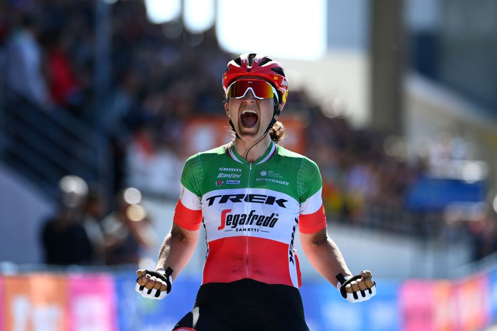 ROUBAIX FRANCE APRIL 16 Elisa Longo Borghini of Italy and Team Trek Segafredo celebrates winning in the Roubaix Velodrome Vlodrome Andr Ptrieux during the 2nd ParisRoubaix 2022 Womens Elite a 1247km one day race from Denain to Roubaix ParisRoubaixFemmes ParisRoubaix on April 16 2022 in Roubaix France Photo by Tim de WaeleGetty Images