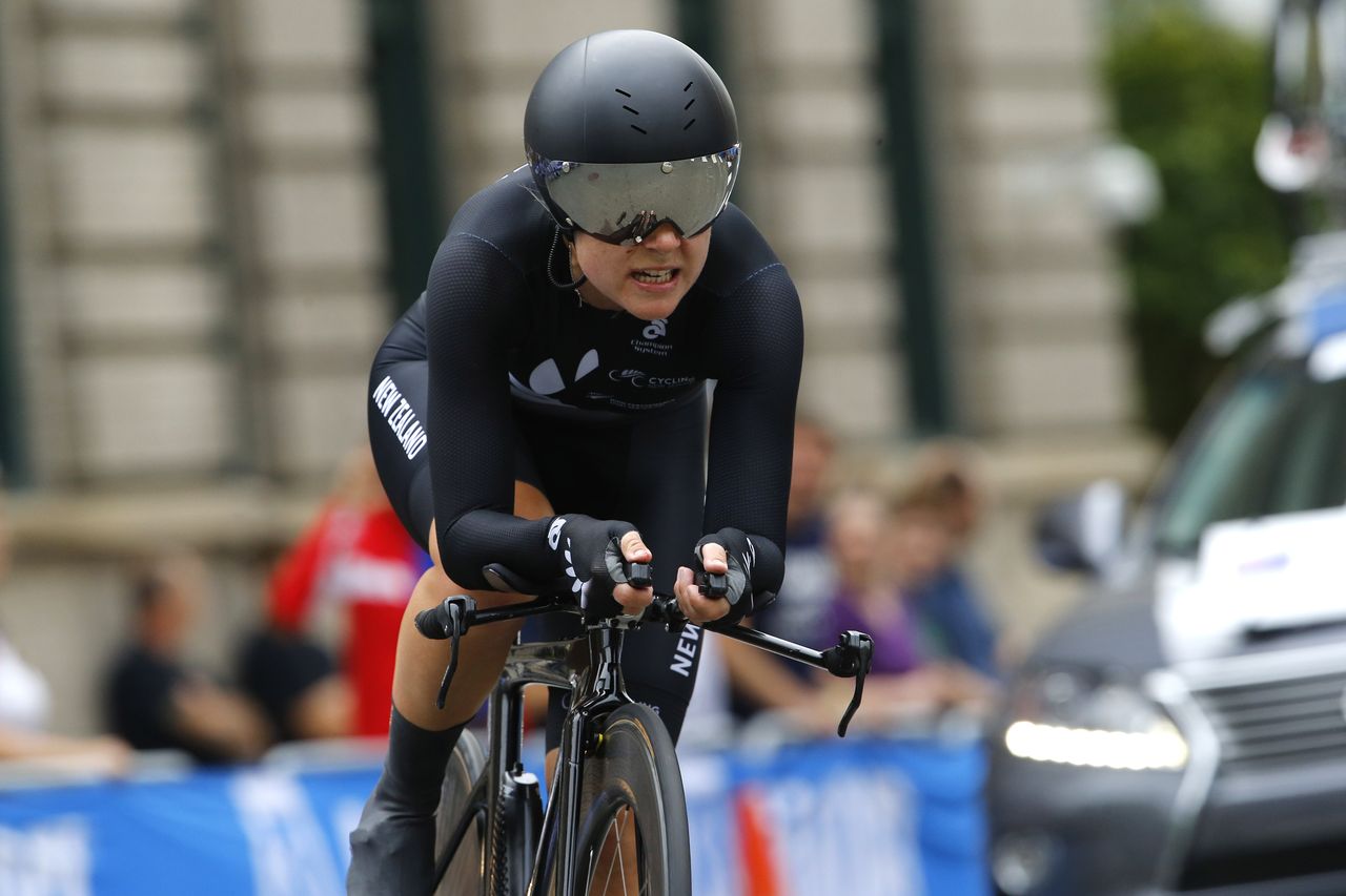 Linda Villumsen rides to TT victory in Richmond