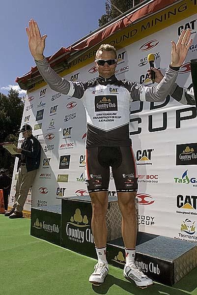 Jonathan Cantwell (Fly V Australia) remains in the Country Club Tasmania Criterium Championship leader's jersey after six stages.