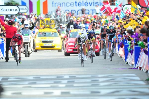 The chasers sprint for the line