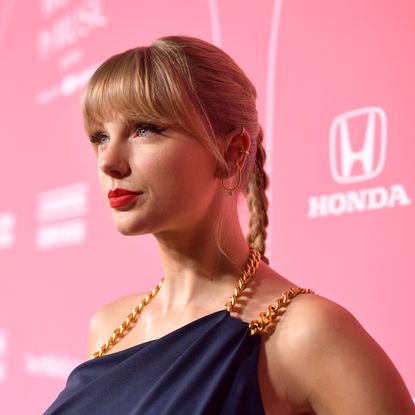 los angeles, california december 12 taylor swift attends billboard women in music 2019, presented by youtube music, on december 12, 2019 in los angeles, california photo by matt winkelmeyergetty images for billboard