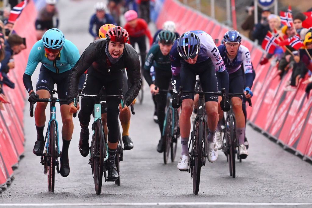 Final sprint to the line with Cl&eacute;ment Champoussin (Ark&eacute;a-Samsic) and Stephen Williams (Israel-Premier Tech)