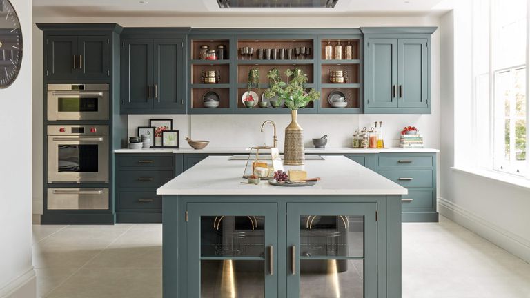 Best Kitchen Cabinet Material, Are Painted Kitchen Cabinets Out Of Style Good Quality