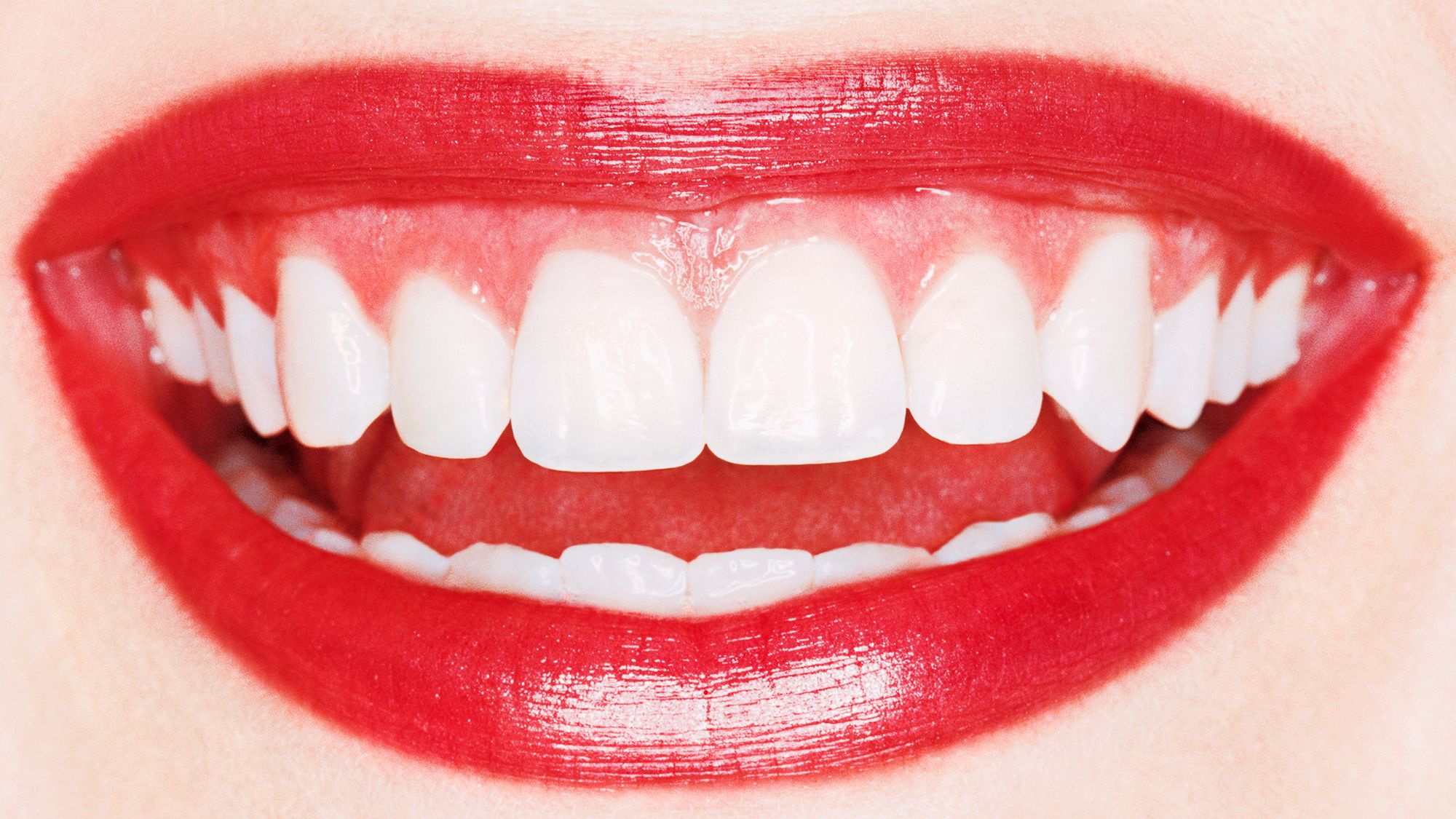 The best lipsticks to make teeth look whiter according to a make-up