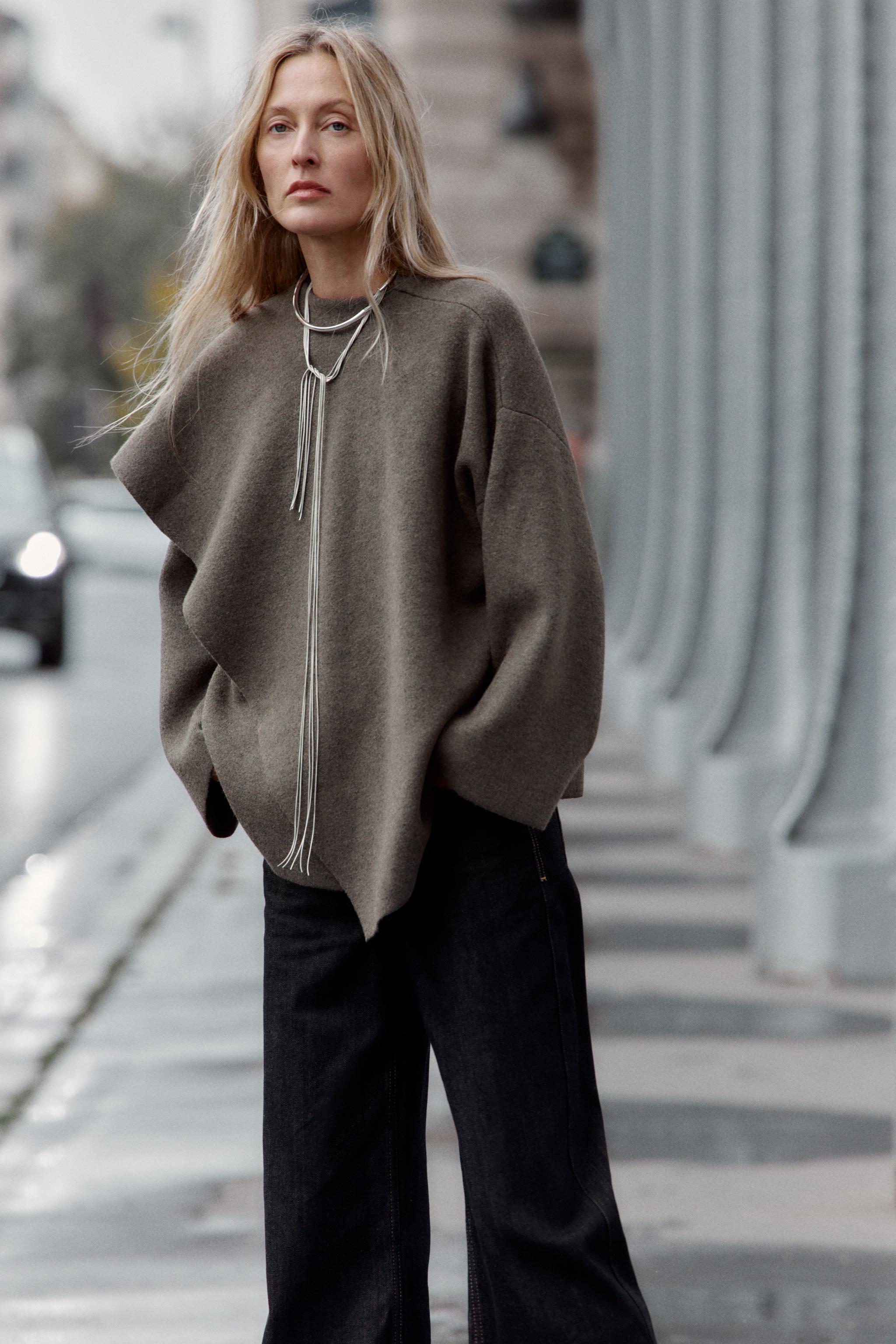 Short Knit Coat With Scarf