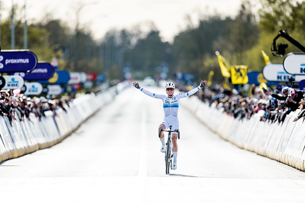 OUDENAARDE, BELGIUM - APRIL 05: Demi Vollering of Netherlands and Team FDJ United - SUEZ celebrates at finish line as race winner during the 23rd Tour of Flanders 2026 - Ronde van Vlaanderen - Women's Elite a 164.1km one day race from Oudenaarde to Oudenaarde / #UCIWWT / on April 05, 2026 in Oudenaarde, Belgium. (Photo by Billy Ceusters/Getty Images)