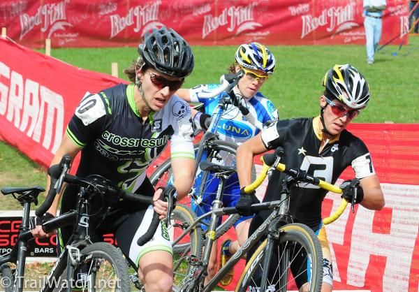 Sally Annis (Crossresults) and Andrea Smith (LadiesFirst Racing) beating Georgia Gould to the barriers