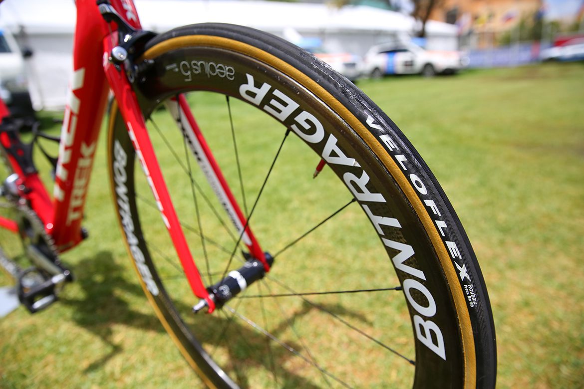 Bontrager Aeolus 5 carbon wheels and Veloflux tubbies