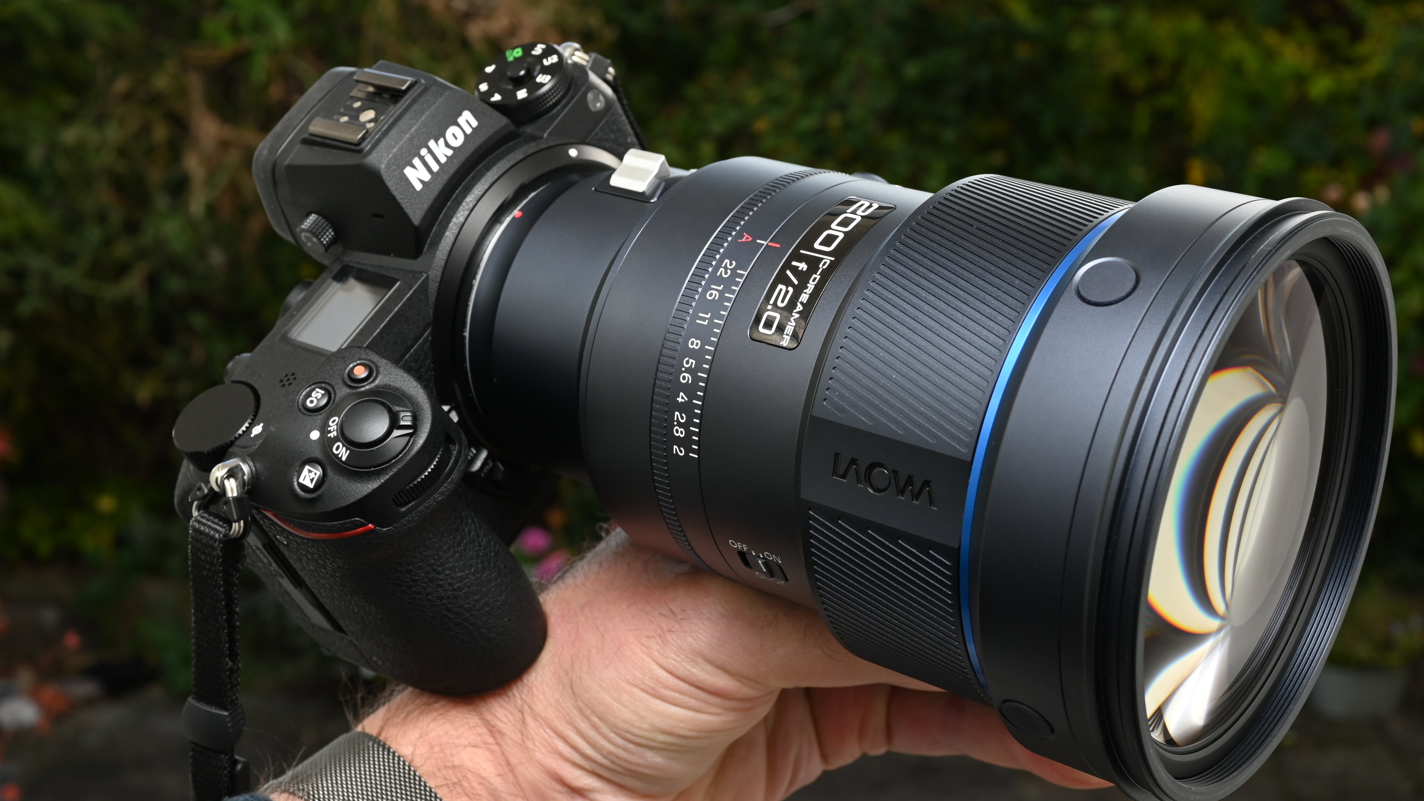 Laowa 200mm f/2 AF FF product shot